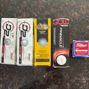 Assorted Golf Balls Set